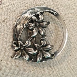 Vintage Silver Plate Floral Brooch Pin Circle